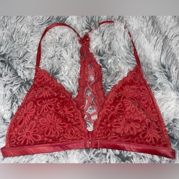Victoria’s Secret coral bralette medium - Picture 1 of 4